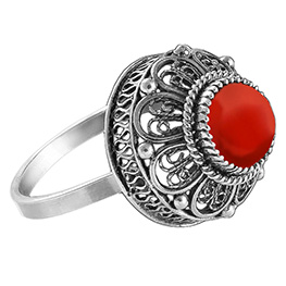 Серебряное кольцо с красным кораллом