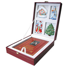 Новогодний подарочный набор с игрушками и книгой «Чудеса под рождество»