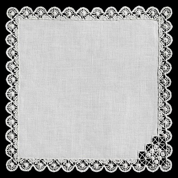 Декоративная салфетка белого цвета из льна